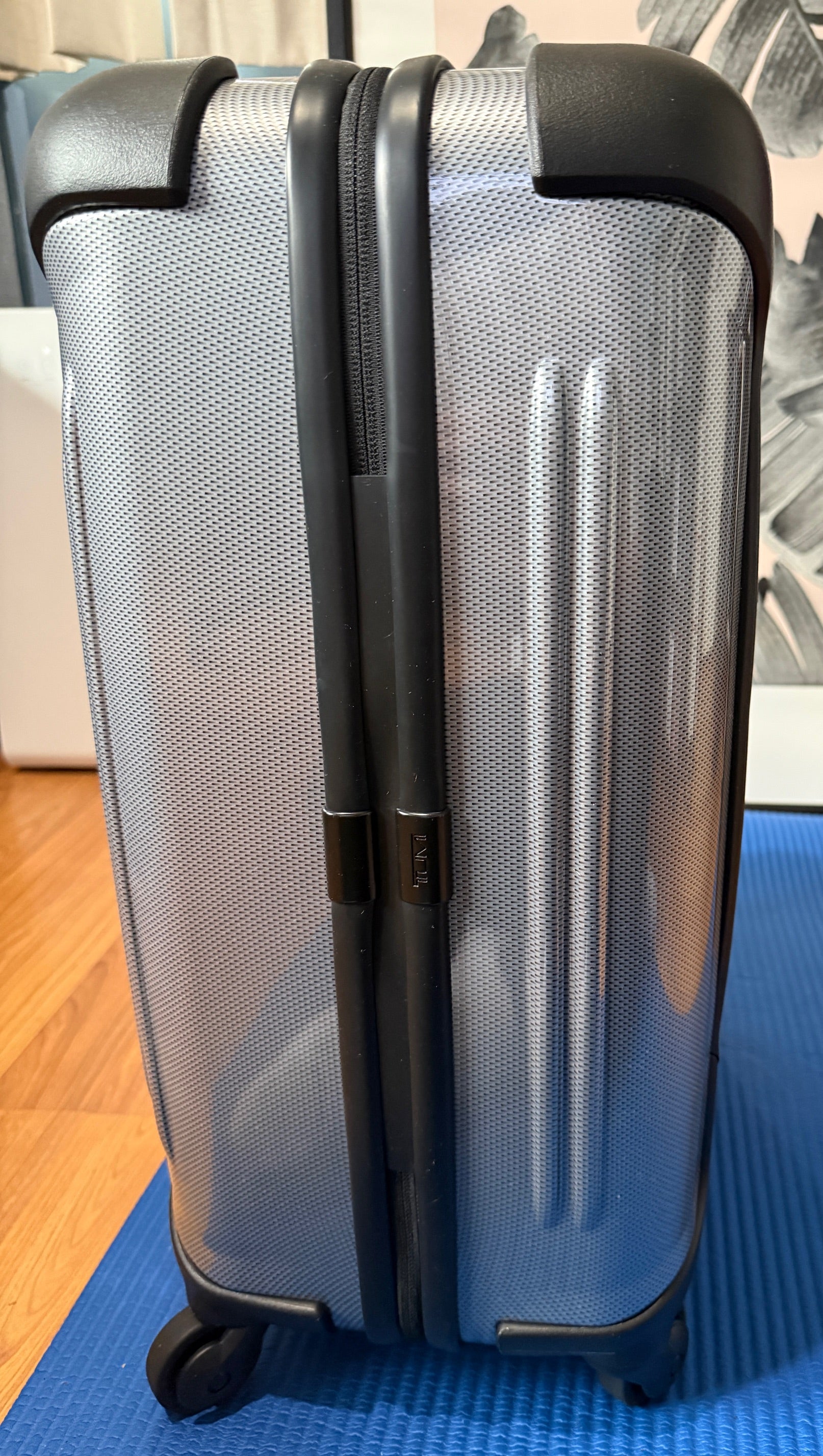 Tumi Vapor Continental Carry On (NWT)